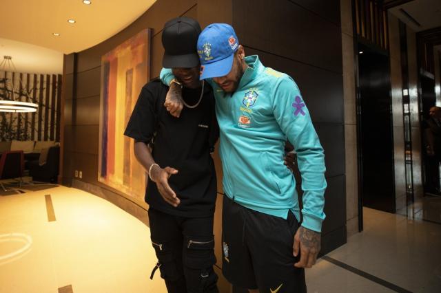 半岛体育下载-帮皇马拿欧冠后 维尼修斯准备在巴西队接内马尔班